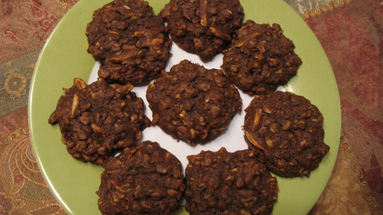 Soft Chocolate-Almond Oatmeal Cookies Created by Torrig