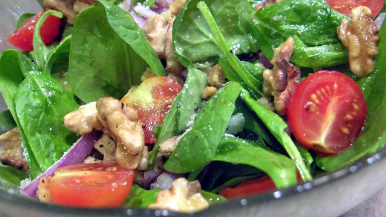 Spinach and Red Onion Salad Created by Derf2440