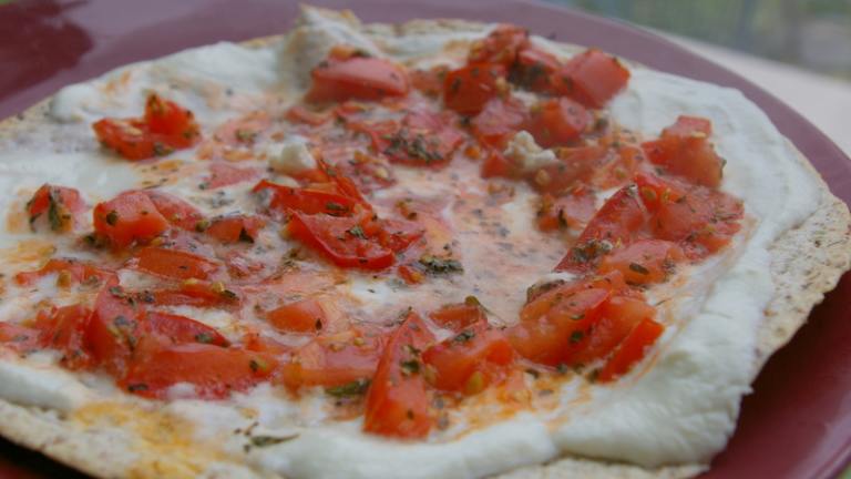 Ricotta & Tomato Pita Pizza Created by Redsie
