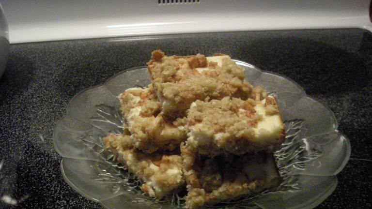 Cream Cheese Apple Oatmeal Bars created by pies and cakes and
