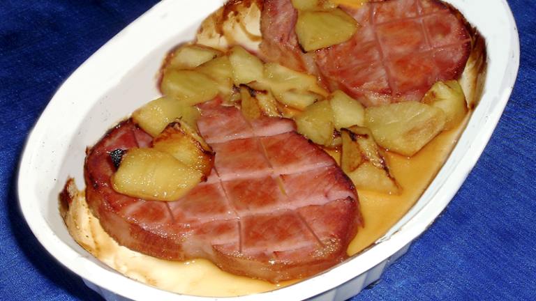 Ham Steaks with Apple Topping created by Bergy