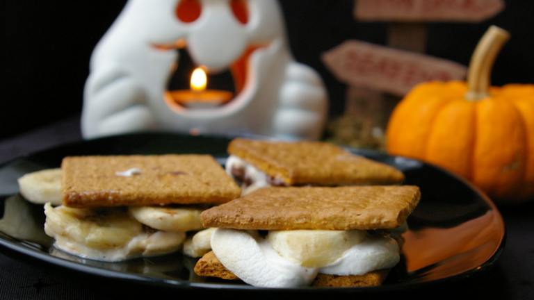Grilled Banana S'mores Created by Redsie