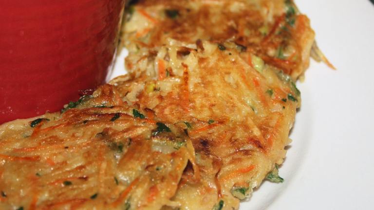 Crispy Carrot and Potato Pancakes (Vegetarian) created by Jubes