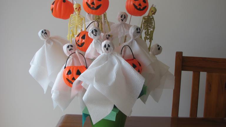 Halloween Lollipop Ghosts for Kids Created by Luv2Bake08