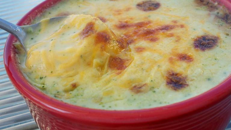 Broccoli Soup With Cheddar Cheese created by Parsley