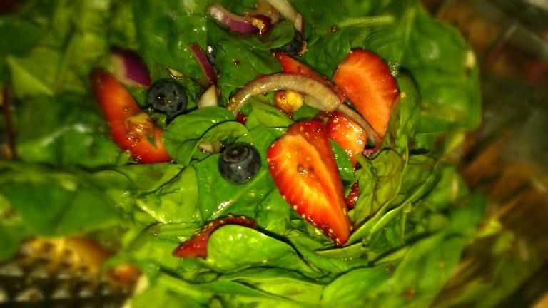 Spinach Salad With Berries and Curry Dressing created by threeovens