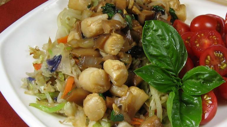 Stir-Fried Scallops With Fresh Basil Created by dianegrapegrower