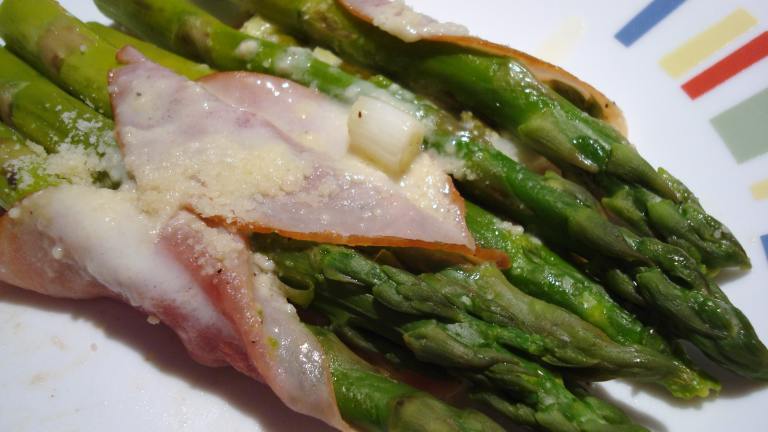 Baked Asparagus Parcels Created by Starrynews
