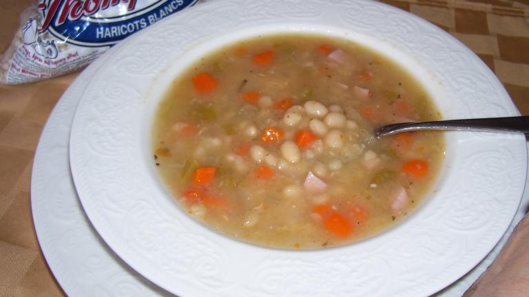 Garlic Lovers White Bean Soup Created by Sageca