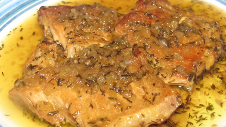 Pork Chops With Cranberry-Thyme Sauce -Crock Pot Recipe created by kellychris