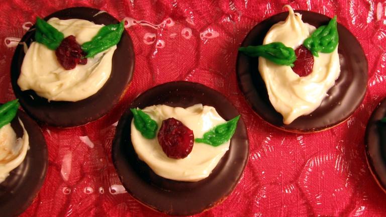 Mini Christmas Puds - Quick N Easy Created by Dreamer in Ontario