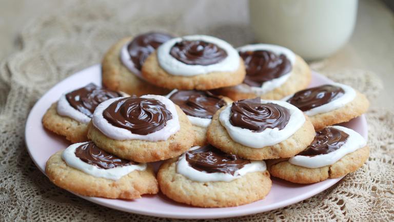 S'more Thumbprint Cookies Created by Swirling F.