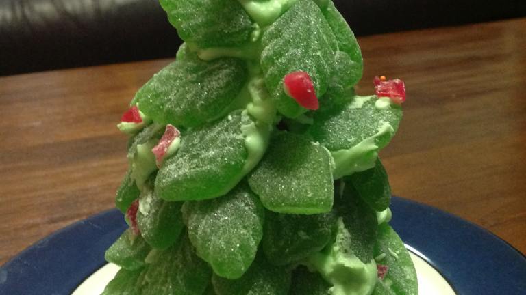 Mini Leaf Christmas Trees Created by Kskela