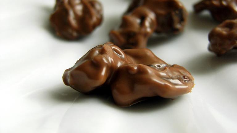 Easy Chocolate-Covered Raisins (Crock-Pot) Created by Lalaloula