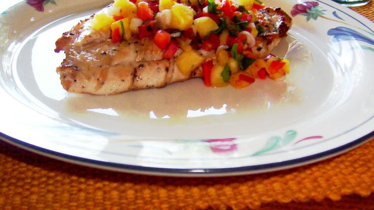 Grilled Chicken With Pineapple Relish (Low Fat) Created by WiGal