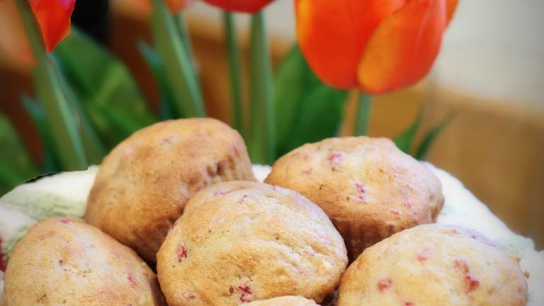 Strawberry Almond Muffins Created by CulinaryExplorer