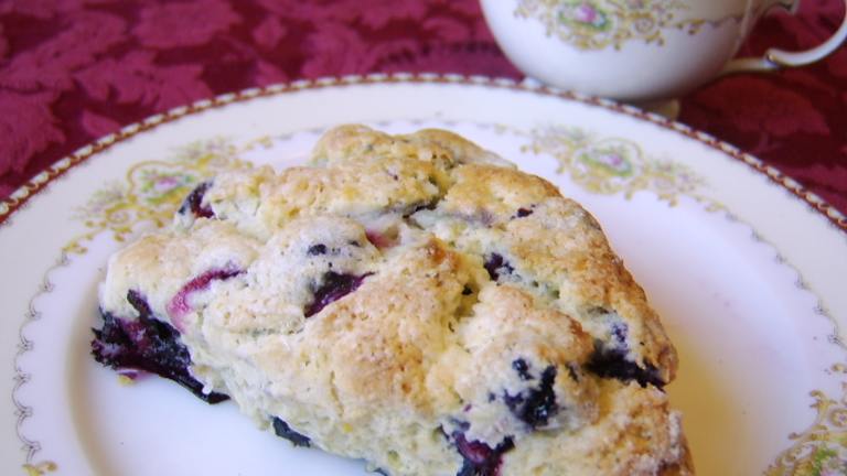 Melt-In-Your-Mouth Blueberry Scones Created by LifeIsGood