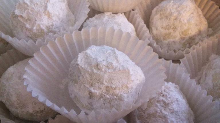 Favourite Mexican Wedding Cakes - Pecan Cookie Balls! created by Desi delites