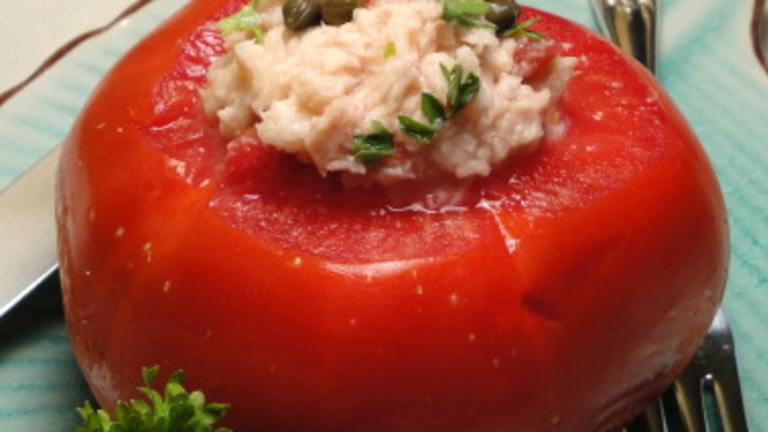 Herbed Tuna-Stuffed Tomatoes created by Debbwl