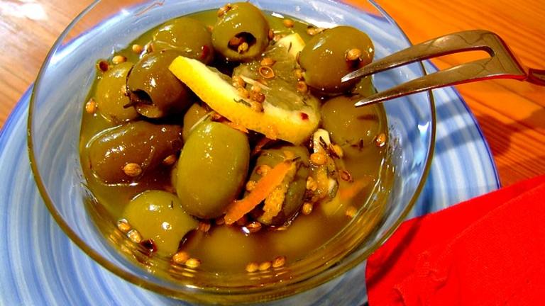 Gourmet Green Olives created by Zurie