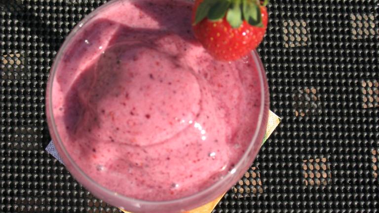 Frozen Berry & Banana Smoothie Created by Chicagoland Chef du 