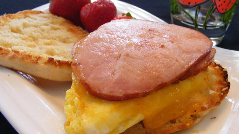 English Muffin, Canadian Bacon and Egg created by Seasoned Cook