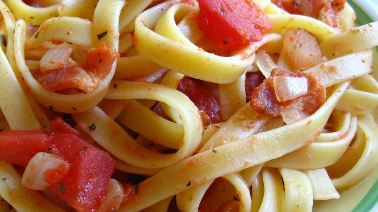 Tomato, Bacon and Onion Fettuccine created by Breezytoo