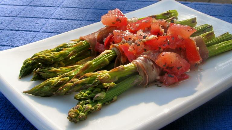 Asparagus Prosciutto Bundles W/Tomato Dressing created by lazyme