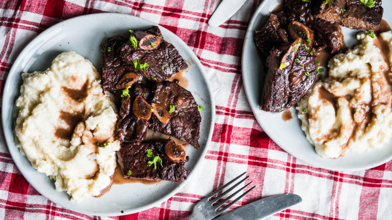 Amazing and Fast Pressure Cooker Short Ribs Created by alenafoodphoto