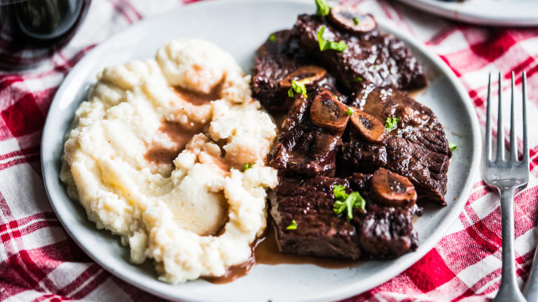 Amazing and Fast Pressure Cooker Short Ribs Created by alenafoodphoto