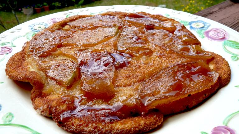 Giant Cinnamon Apple Pancake Created by momaphet