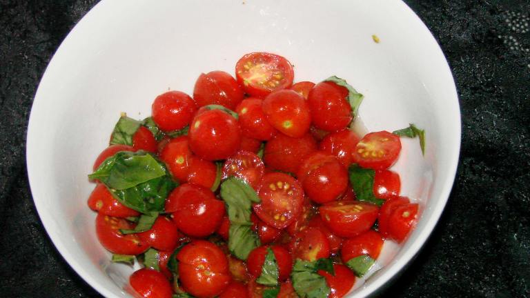 Tomato Salad With Lemon and Basil Created by Boomette