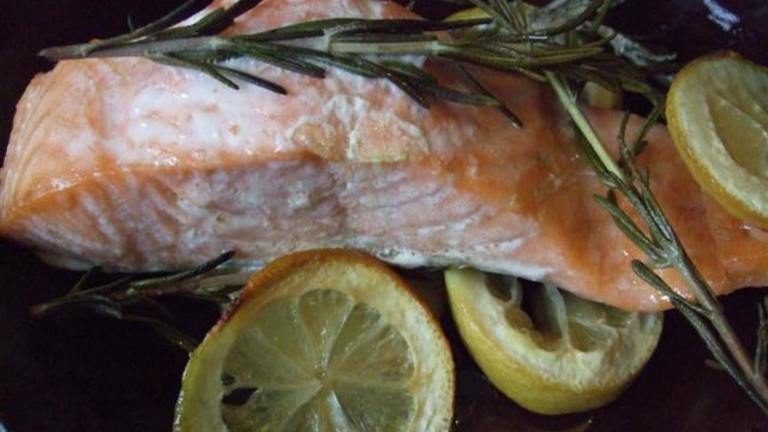 Lemon Rosemary Salmon created by kiwidutch