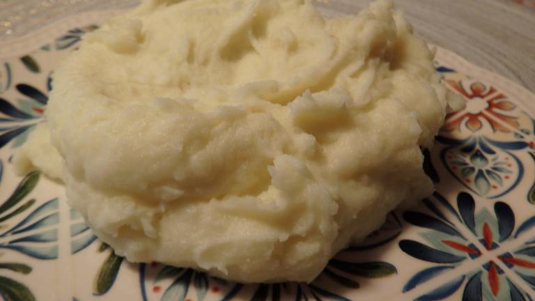 Golden Garlic Mashed Potatoes created by Chef PotPie