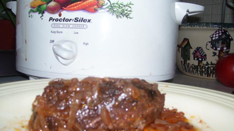 Slow Cooked Beef in Onion Sauce (Crock Pot) Created by fishywitch