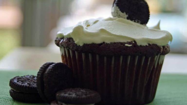 Mini Oreo Surprise Cupcakes Created by Redsie