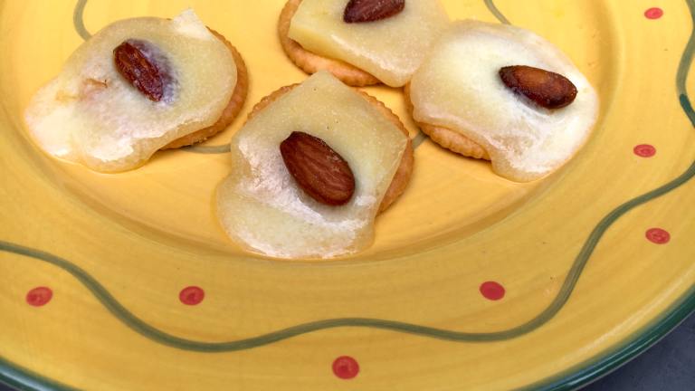 Cheesy Ritz Cracker Melts created by Liza at Food.com