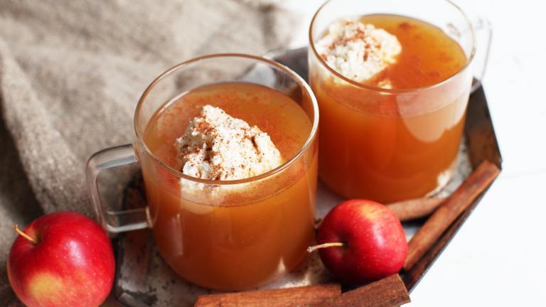 Hot Apple Pie (Adult Beverage) Created by Diana Yen