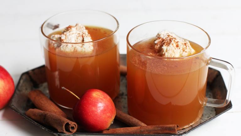 Hot Apple Pie (Adult Beverage) created by Diana Yen