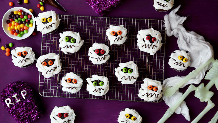 Easy Mummy Cupcakes created by Jonathan Melendez