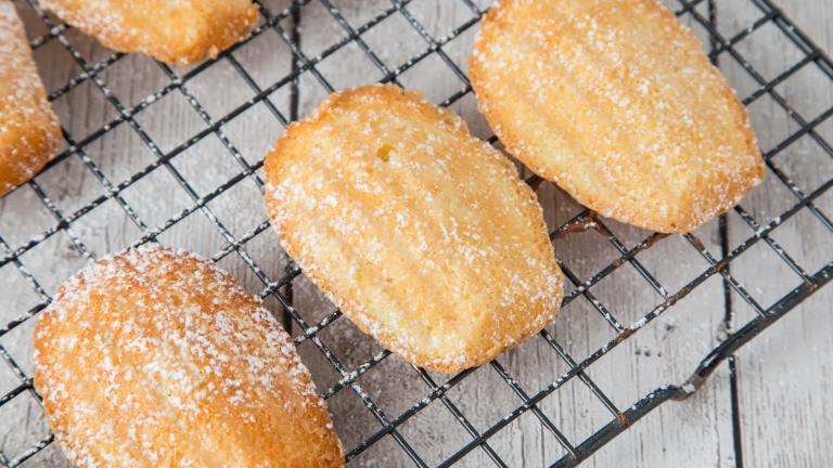 French Tart's Classic Madeleines: Madelines: Little Fluted Cakes Created by anniesnomsblog