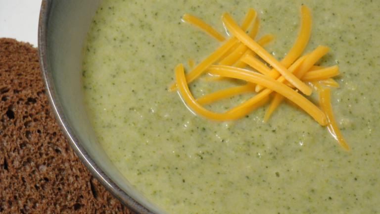 Healthy Broccoli, White Bean & Cheddar Soup created by Pismo