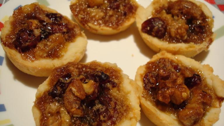 Christmas Cranberry-Nut Tassies (Mini) created by Starrynews