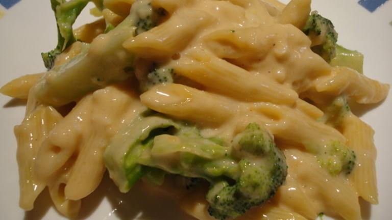 Penne in Creamy Garlic Cheese Sauce (Ww) created by Starrynews