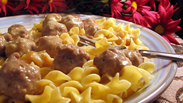 Easy and Yummy Meatballs over Buttered Noodles created by Dreamer in Ontario