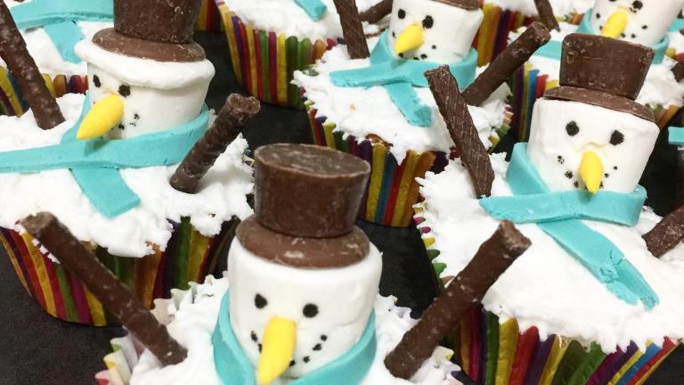 Christmas Snowman Cupcakes Created by tomscomms