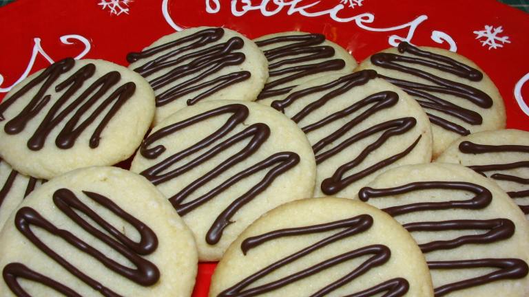 Chocolate-Drizzled Shortbread created by Breezytoo