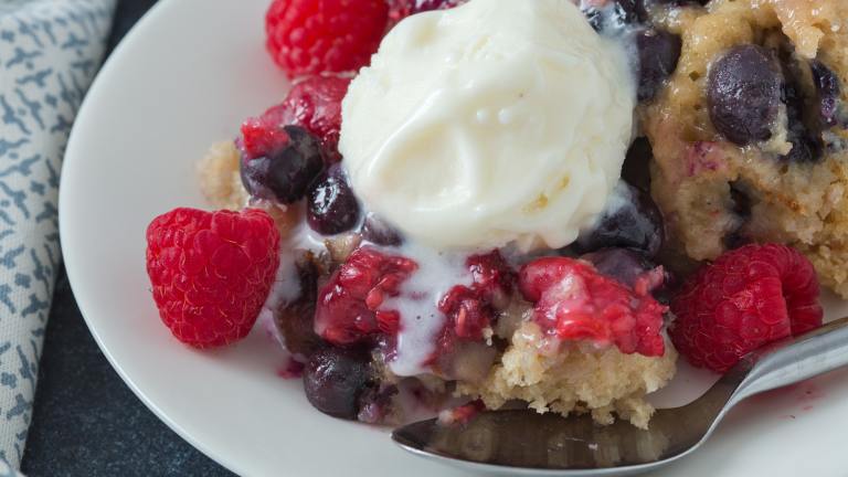 Slow Cooker Berry Cobbler Created by anniesnomsblog
