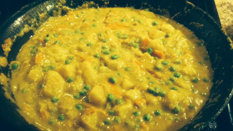 Potato Curry With Peas and Carrots created by MOUFWATERING