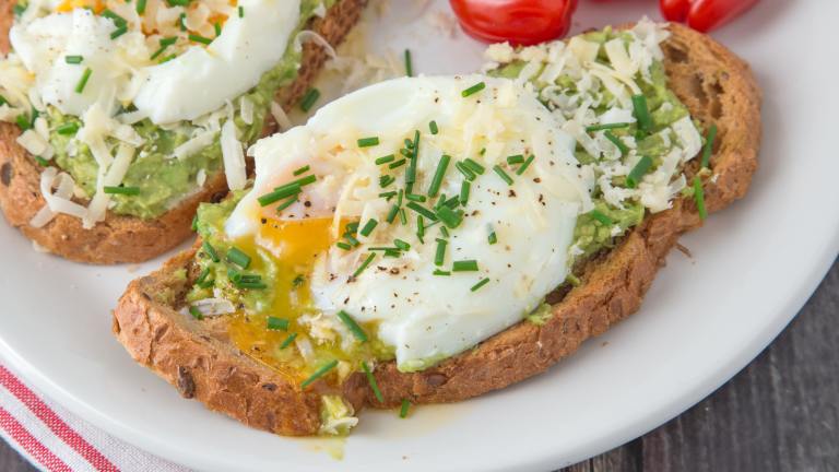 Poached Eggs & Avocado Toasts Created by anniesnomsblog